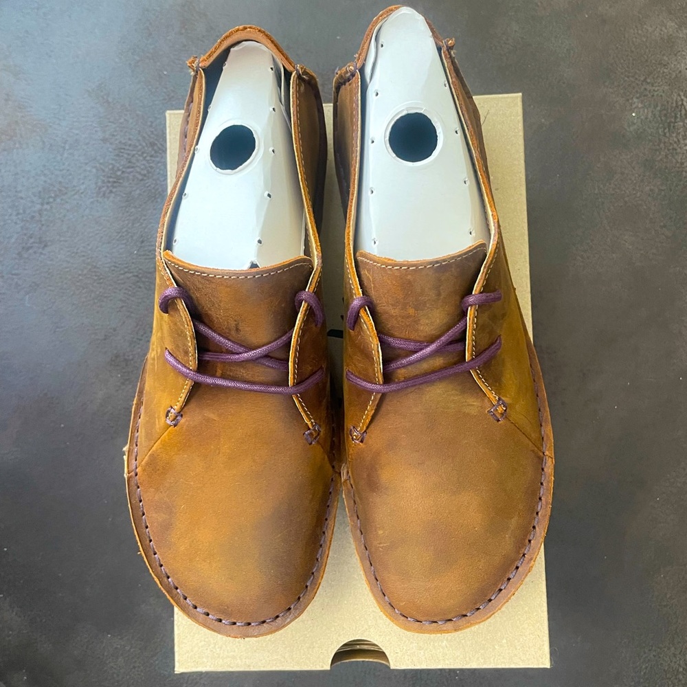 CLARKS Janey Mae suede loafers. Brown in color. Purple lace. US women sz 9 med